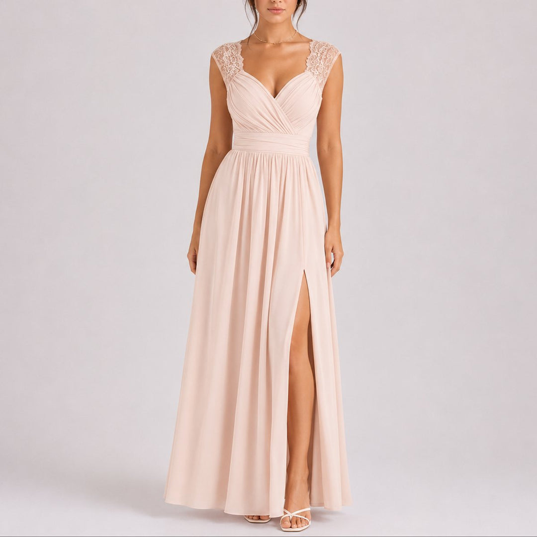 Freya | Anmutiges und romantisches Spitzen-Maxikleid für eine Herbsthochzeit