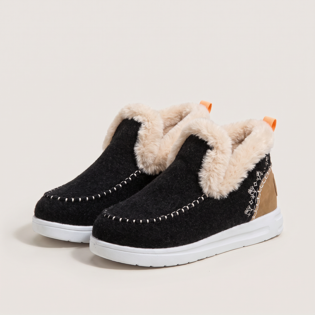 Stitcher | Winter Slip-On Boots – Cozy Fleece-Lined Style for Women