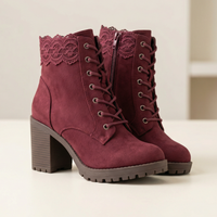 Clara | Stivaletti alla caviglia eleganti e confortevoli in pelle scamosciata con bordo in pizzo