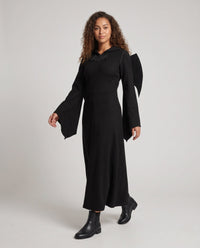 Nora | Bodenlanges Halloween-Hexenkleid mit Kapuze und fließenden Ärmeln