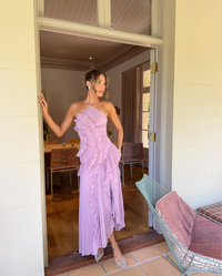 Clara | Élégante robe longue dos nu pour invitée à un mariage d’automne