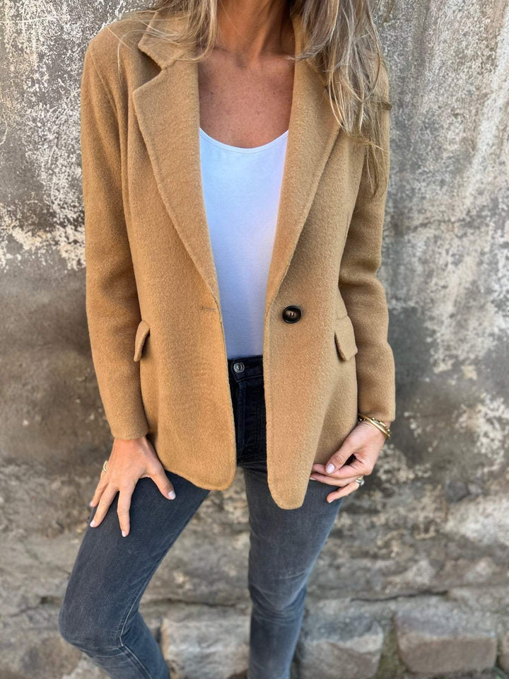 Nathalie | Eleganter und vielseitiger maßgeschneiderter Damenblazer